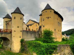 1065701_castle_-_hdr.jpg