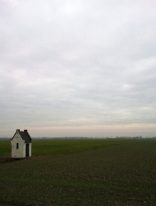 1411306_lonely_house.jpg